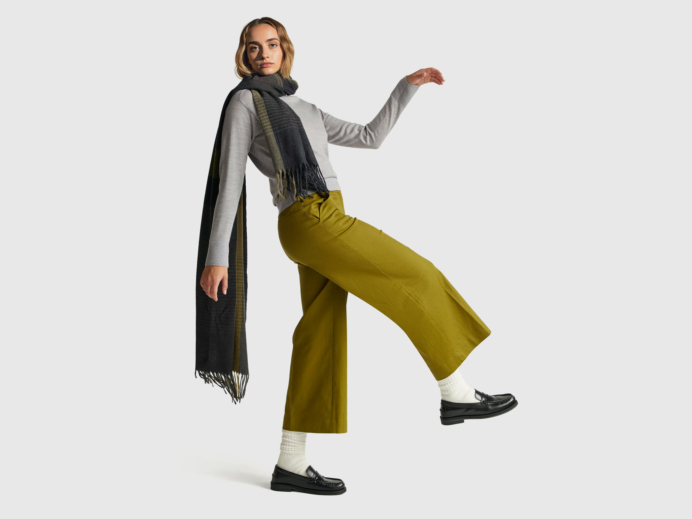 SCARF Women image number 3